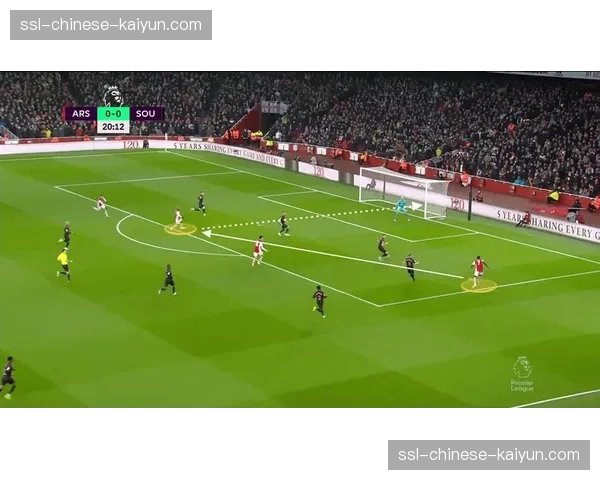 战术镜头解析：广东队如何用连续底线球战术击穿广厦联防